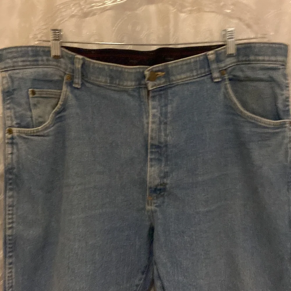 Wrangler Premium Quality Blue Jeans Men’s Size 40x30 💥